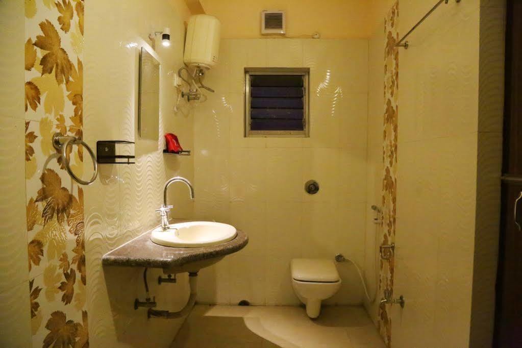 Oyo 460 Hotel Ivory Residency Калькутта Экстерьер фото